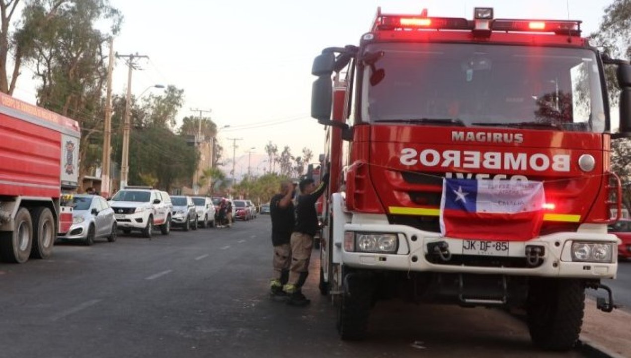 /atacama-ayuda-a-valparaiso-mas-de-70-bomberos-van-en-apoyo-de-la-quinta