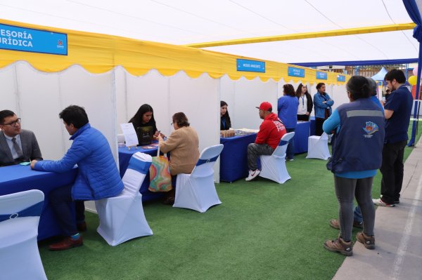 Copiapó Activo reunió a la comunidad del sector Pedro León Gallo con servicios, diálogo y música