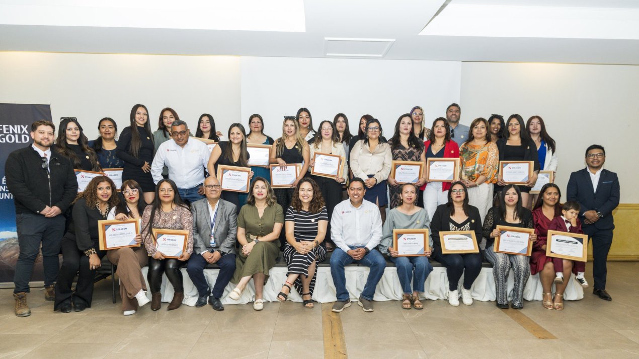 /programa-mujeres-operadoras-de-fenix-gold-y-stracon-certifico-a-27-mujeres