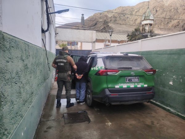 Carabineros detuvo hombre por robo por sorpresa y orden vigente