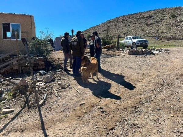 Carabineros del SEBV Atacama ubicó cuatro personas que permanecían aisladas en sector precordillerano de Vallenar