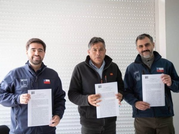 Gobierno y Municipalidad de Alto del Carmen firman convenio para reforzar recuperación de la comuna