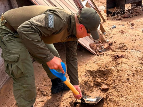 Carabineros se suma a labores de apoyo a vecinos afectados en Caleta Puerto Viejo