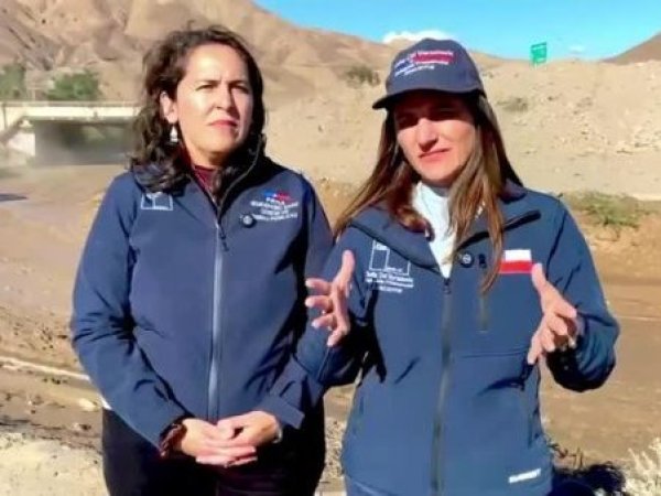 Delegada Sofía Cid y seremi del MOP Paula Guerrero destacan trabajos para recuperar acceso a Tierra Amarilla
