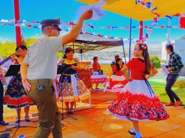Carabineros de Caldera participó en izamiento del pabellón nacional con motivo de Fiestas Patrias