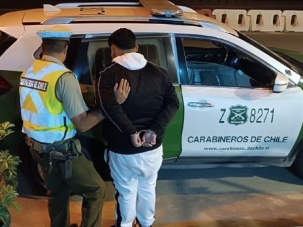 Detienen a conductor de taxi colectivo que transitaba sin licencia profesional en las rutas de Atacama