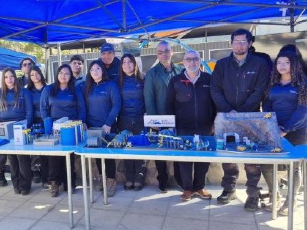 Estudiantes duales de SCM Carola participaron en EXPOTEC 2026