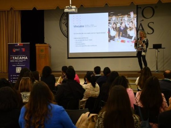 Establecimientos educacionales de Atacama se capacitan en bienestar digital ante riesgos que trascienden las pantallas