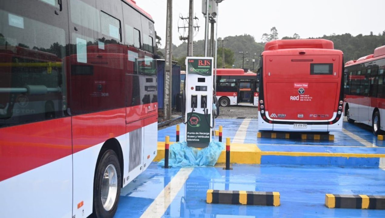 /seremi-de-transportes-contradice-a-gobernador-santana-y-niega-suspension