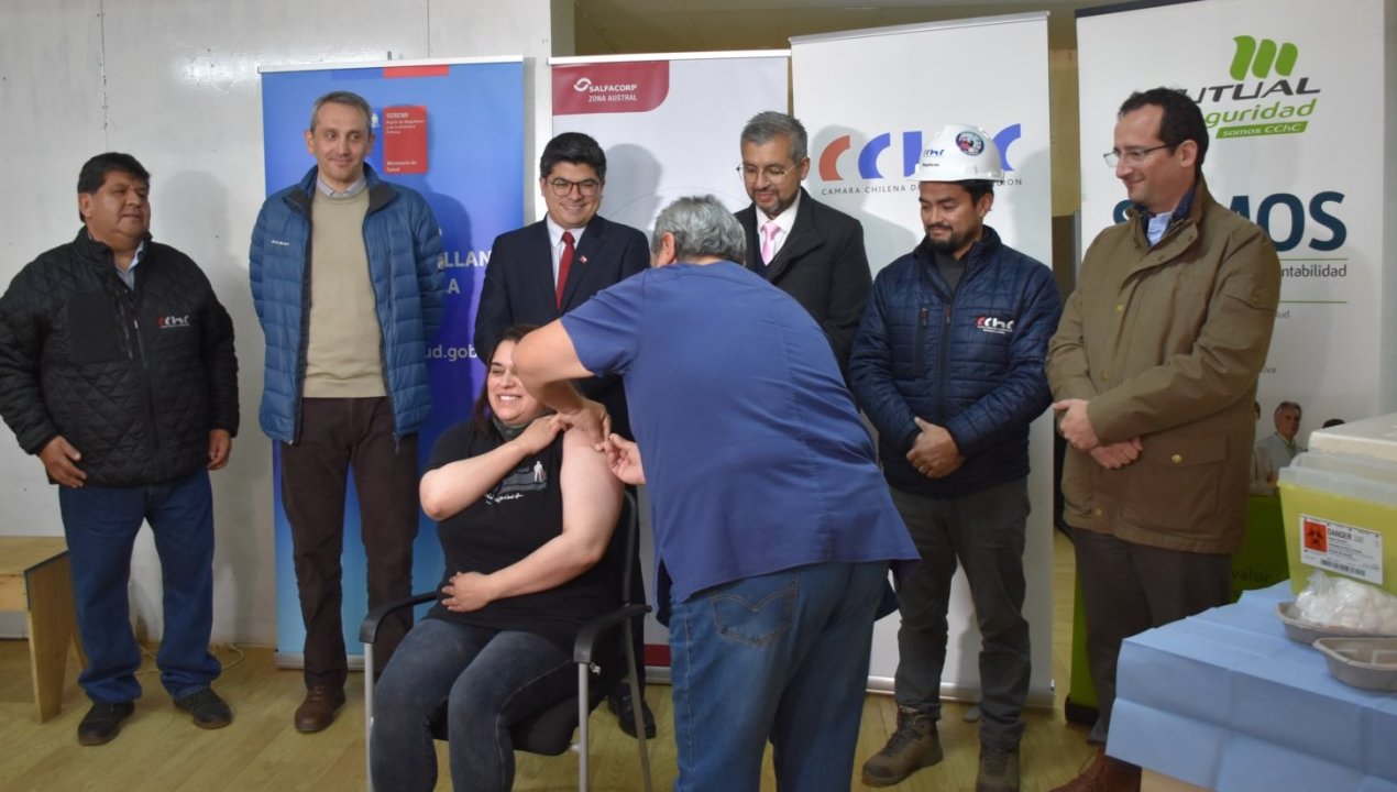 /magallanes-refuerza-vacunacion-en-trabajadores-de-la-construccion-y