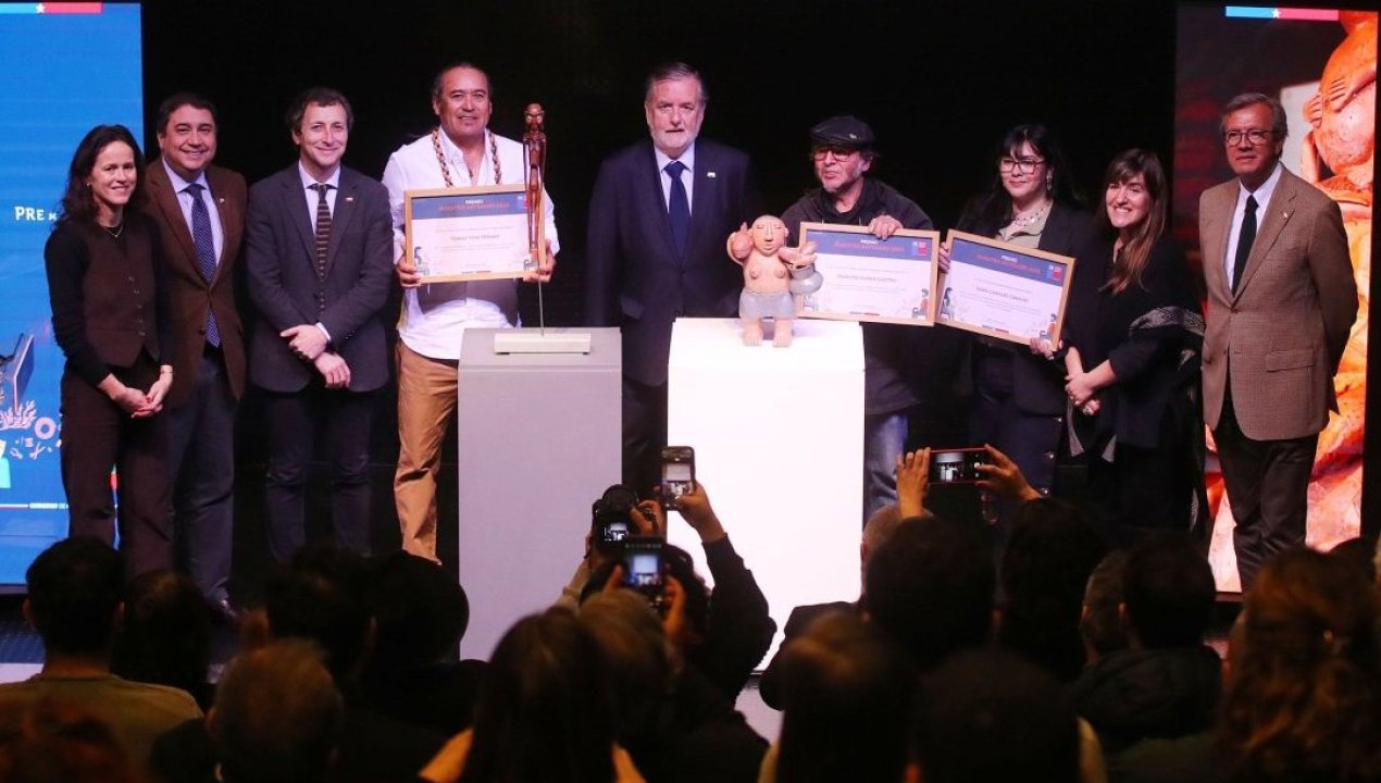 /orfebre-magallanica-recibe-reconocimiento-nacional-en-los-premios-maestro
