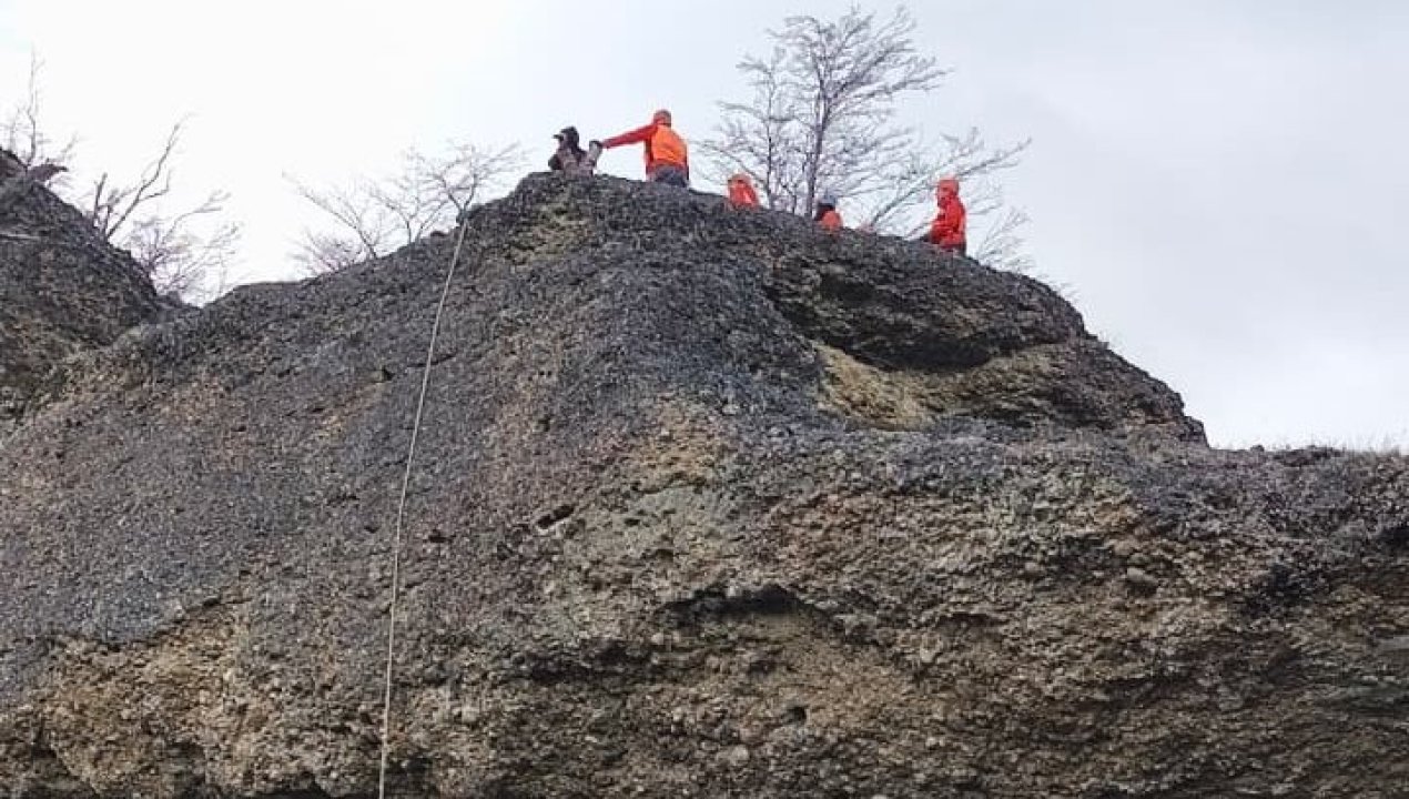 /patagonia/exitosa-jornada-de-seguridad-en-montana-fortalece-la-preparacion-turistica