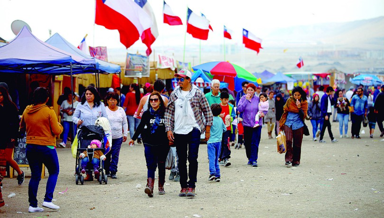 /regionales/region-de-antofagasta/criticas-contra-alcalde-de-antofagasta-por-ramadas-a-un-costado-de-humedal