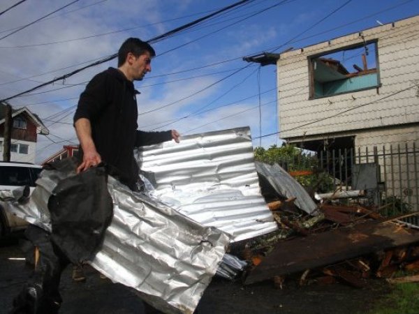 Bono de recuperación: Anuncian entrega de recursos para damnificados por tornado que azotó Puerto Varas