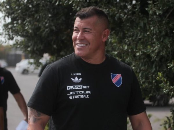 ¿Se queda o se va?: Aníbal Mosa aclara el futuro de Jorge Almirón en Colo Colo