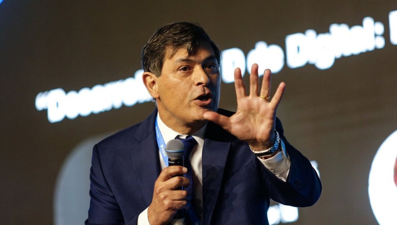 /actualidad/politica/hay-carreras-que-no-sirven-para-nada-franco-parisi-promete-cortar-anos-de