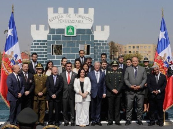 Primer mes de Kast marcado por crisis, críticas y alza en desaprobación