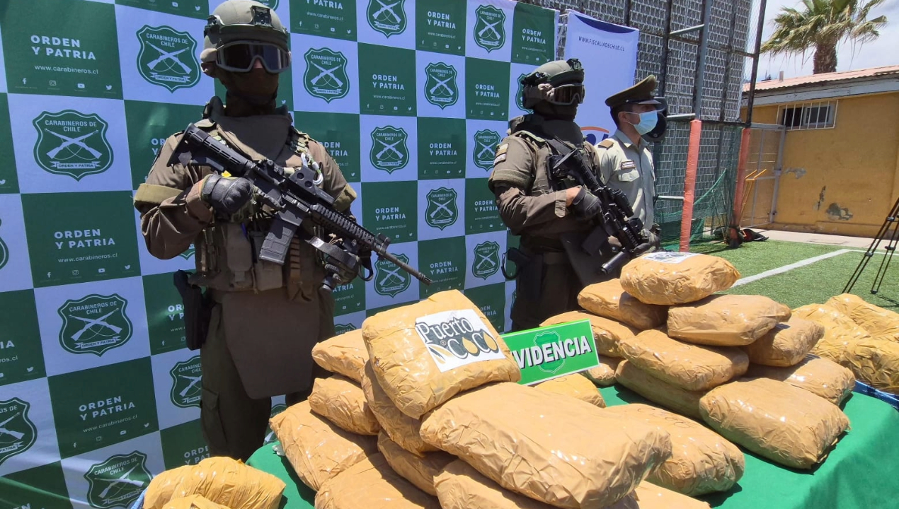 /siete-detenidos-en-decomiso-de-1-880-kilos-de-droga-en-region-de